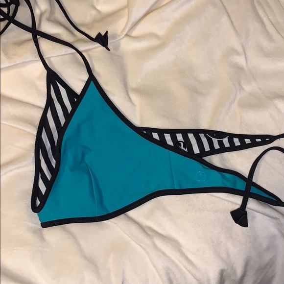 Reversible bikini top - Picture 2 of 2